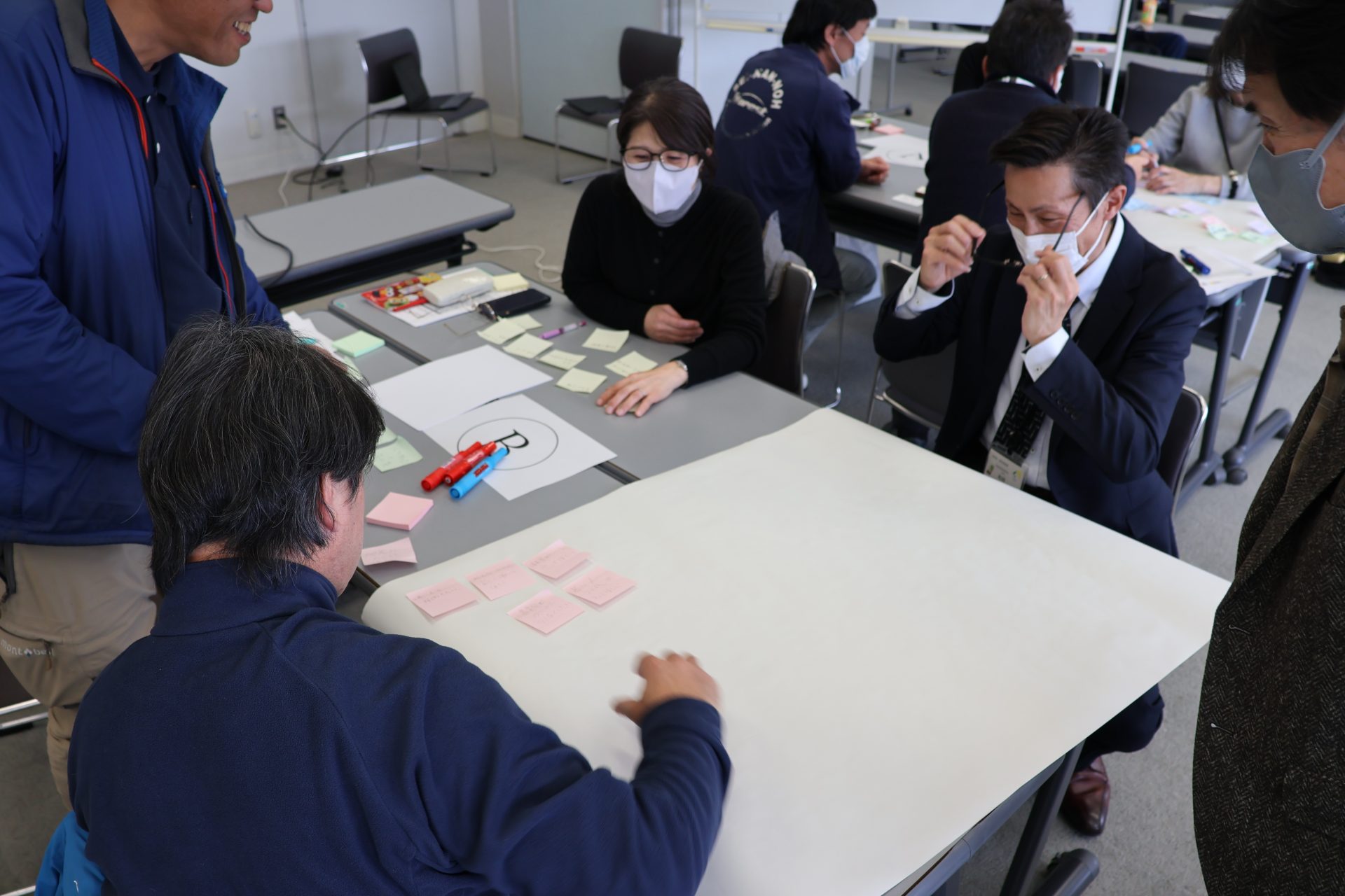 雇用管理改善研修会のグループワークの様子