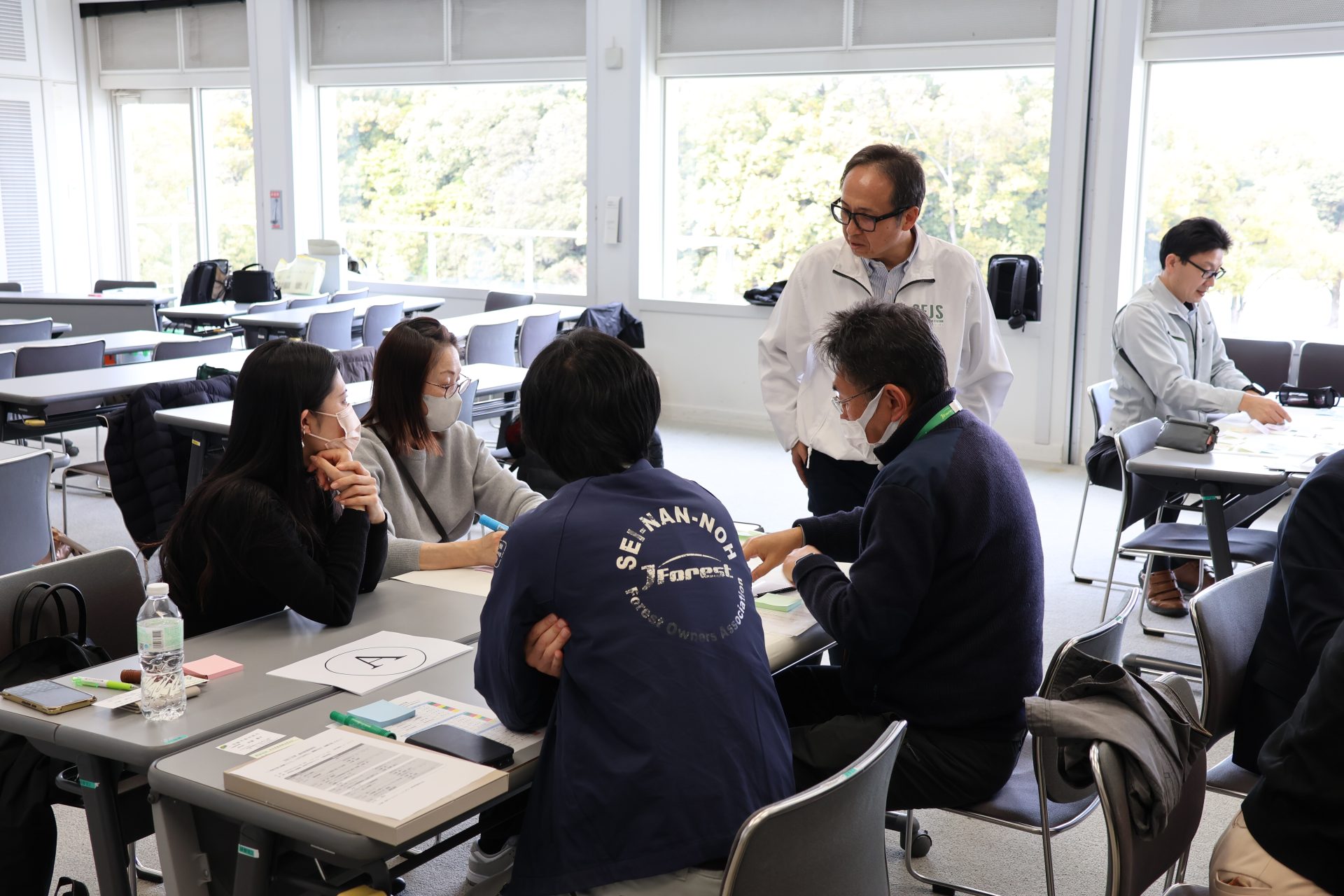 雇用管理改善研修会のグループワークの様子