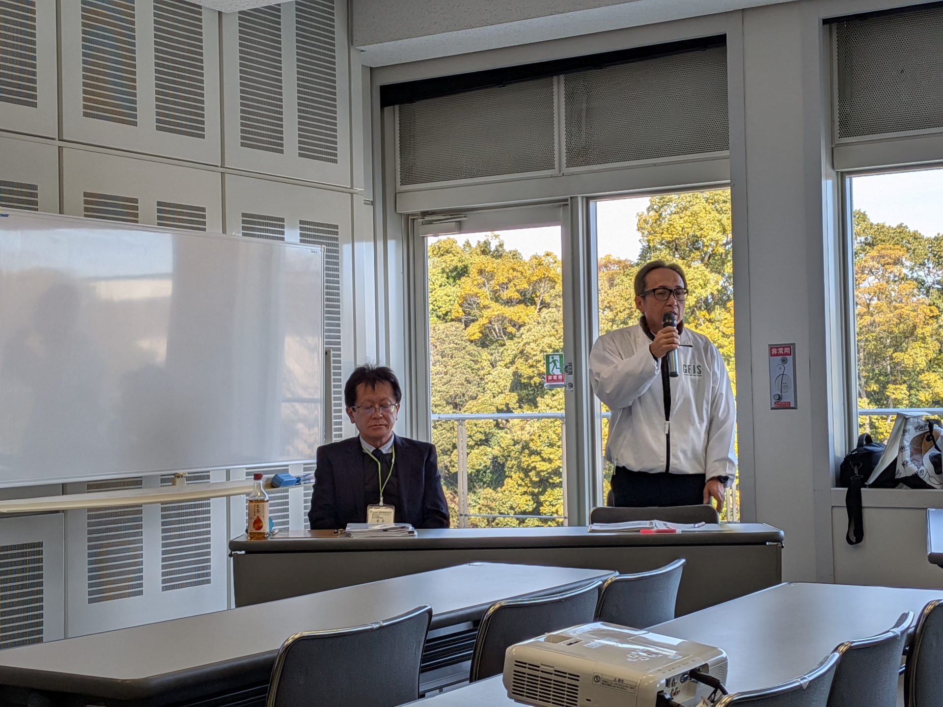 左:森ジョブ野田事務局長、右:長谷部課長